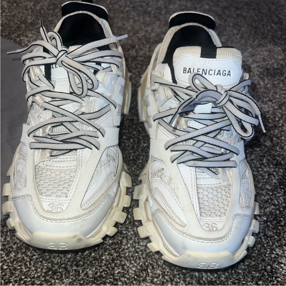 Authentic!!! Balenciaga truck runner